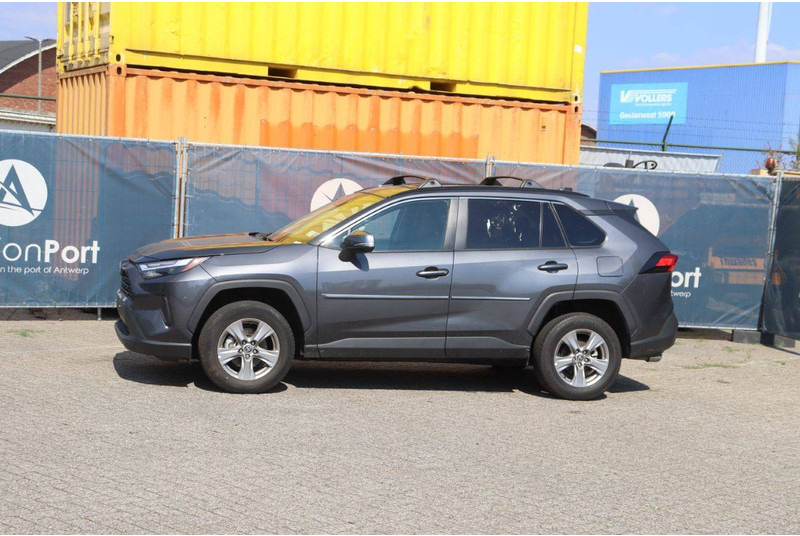 Toyota RAV4 XLE AWD - Sedan: afbeelding 1 Toyota RAV4 XLE AWD - Sedan: afbeelding 1