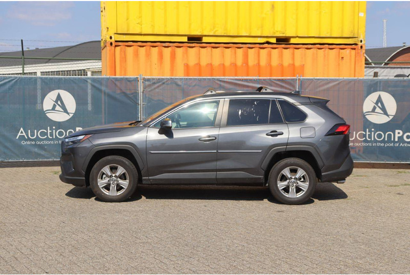 Toyota RAV4 XLE AWD - Sedan: afbeelding 2 Toyota RAV4 XLE AWD - Sedan: afbeelding 2