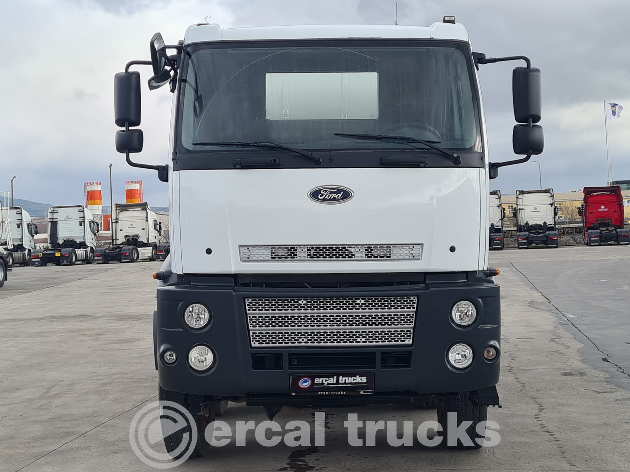 FORD Ford 2015 4136/ EURO 5 - AC-NEW ENGINE-CONCRETE MIXER - Kipper vrachtwagen: afbeelding 2 FORD Ford 2015 4136/ EURO 5 - AC-NEW ENGINE-CONCRETE MIXER - Kipper vrachtwagen: afbeelding 2
