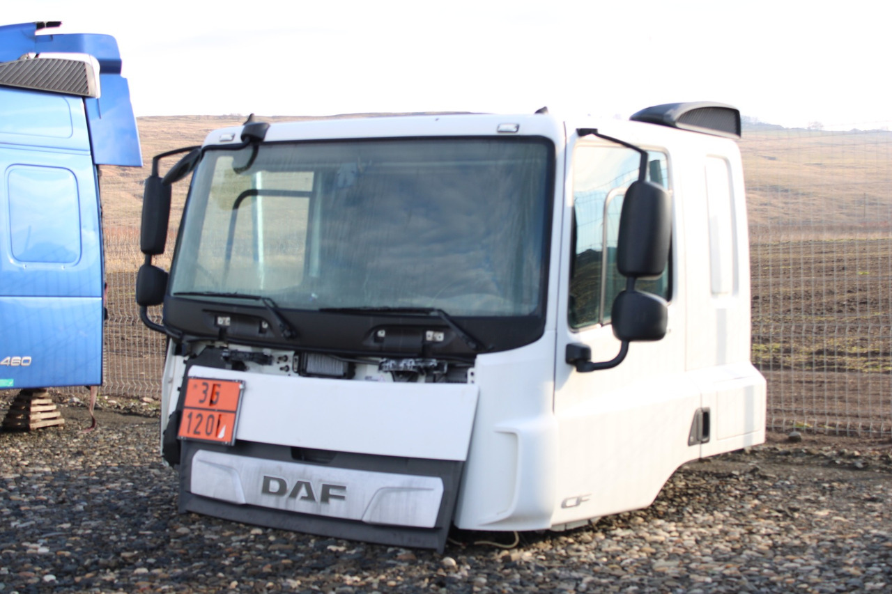 CABINA DAF CF SLEEPER CAB L2H1 - Cabine voor Vrachtwagen: afbeelding 3 CABINA DAF CF SLEEPER CAB L2H1 - Cabine voor Vrachtwagen: afbeelding 3