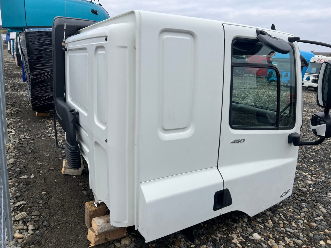 CABINA DAF CF SLEEPER CAB L2H1 - Cabine voor Vrachtwagen: afbeelding 5 CABINA DAF CF SLEEPER CAB L2H1 - Cabine voor Vrachtwagen: afbeelding 5