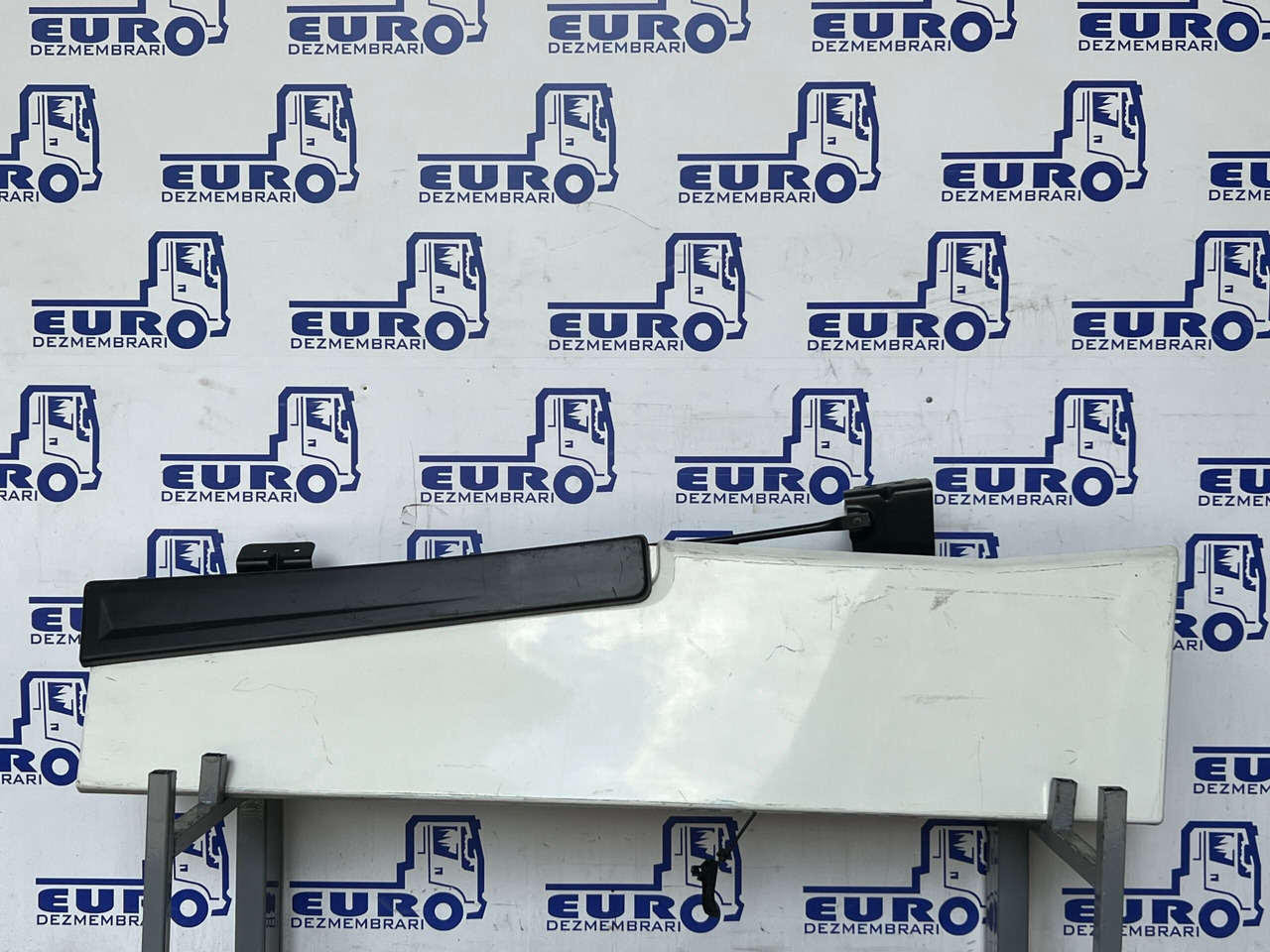 PARAVANT LATERAL DREAPTA RENAULT T 82636497 - Carrosserie en exterieur voor Vrachtwagen: afbeelding 1 PARAVANT LATERAL DREAPTA RENAULT T 82636497 - Carrosserie en exterieur voor Vrachtwagen: afbeelding 1