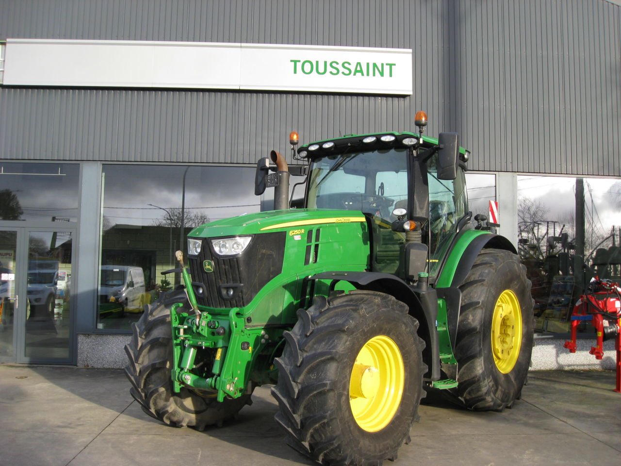 John Deere 6250R - Tractor: afbeelding 1 John Deere 6250R - Tractor: afbeelding 1