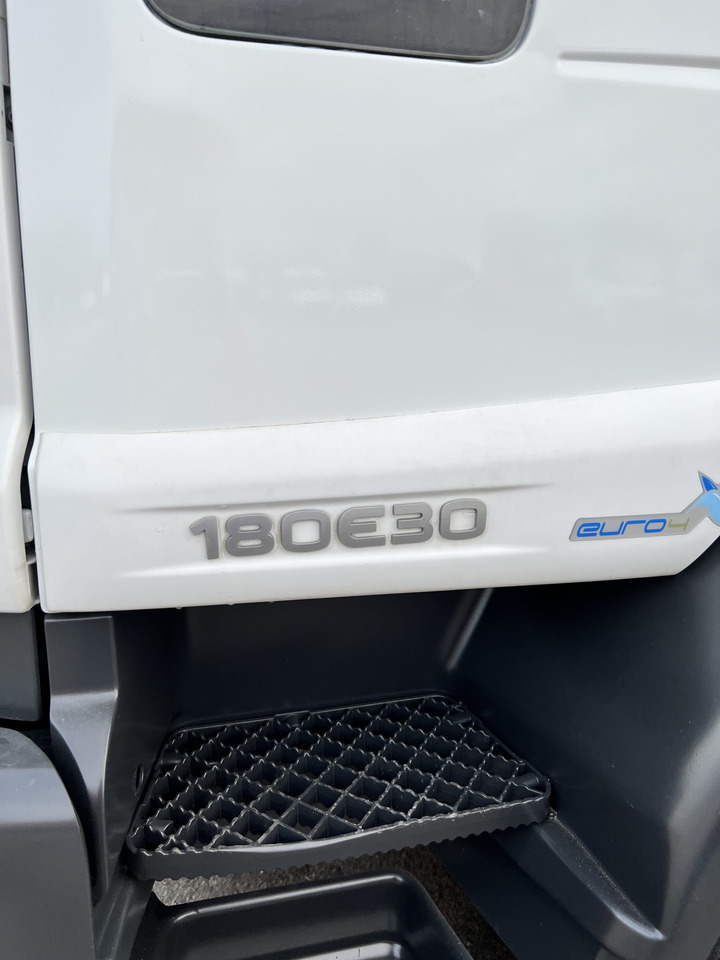 IVECO 300 EN CHASIS - Chassis vrachtwagen: afbeelding 4 IVECO 300 EN CHASIS - Chassis vrachtwagen: afbeelding 4