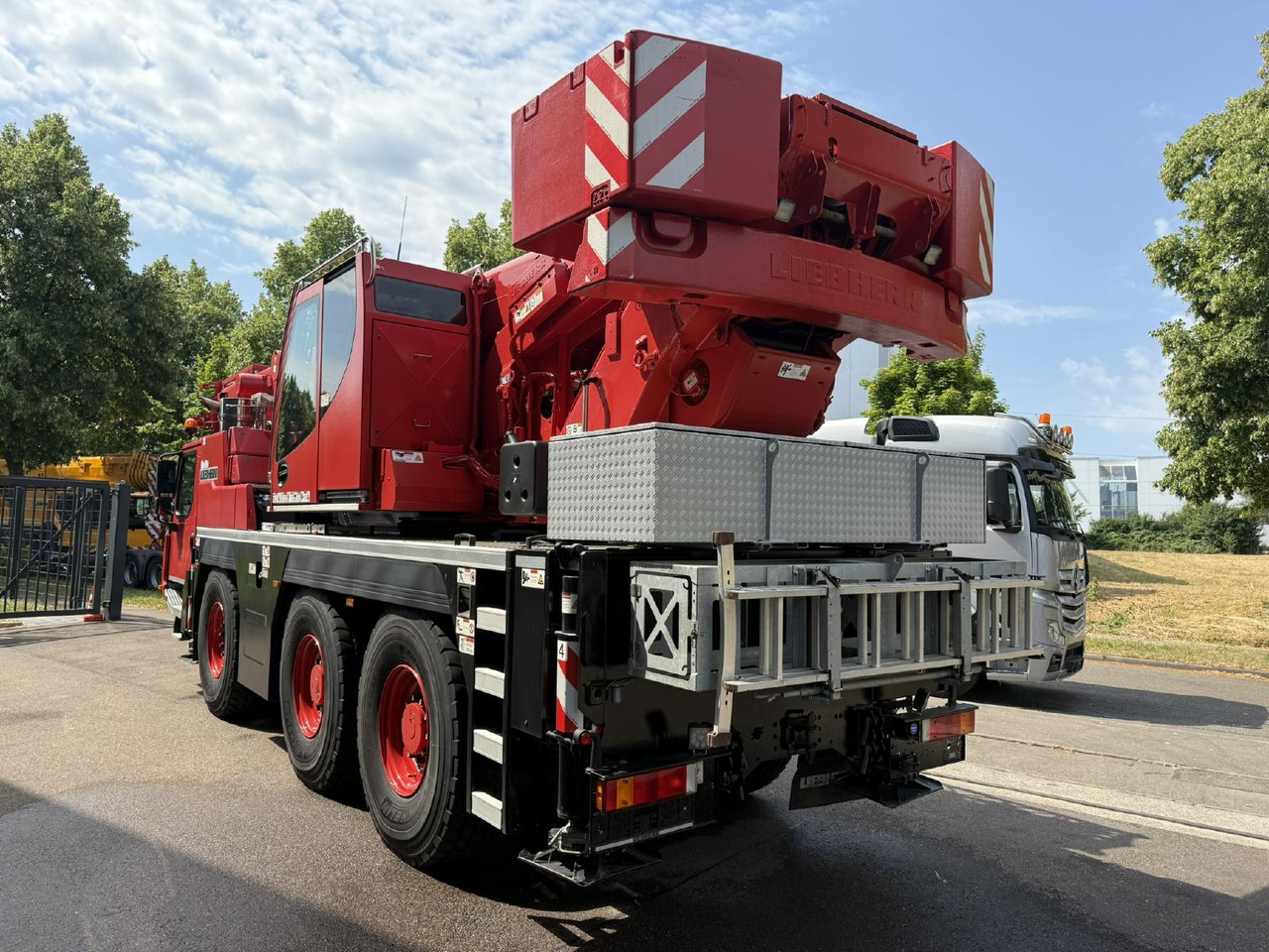 Liebherr LTM 1050-3.1 (20 - 084 132) - Mobiele kraan: afbeelding 4 Liebherr LTM 1050-3.1 (20 - 084 132) - Mobiele kraan: afbeelding 4