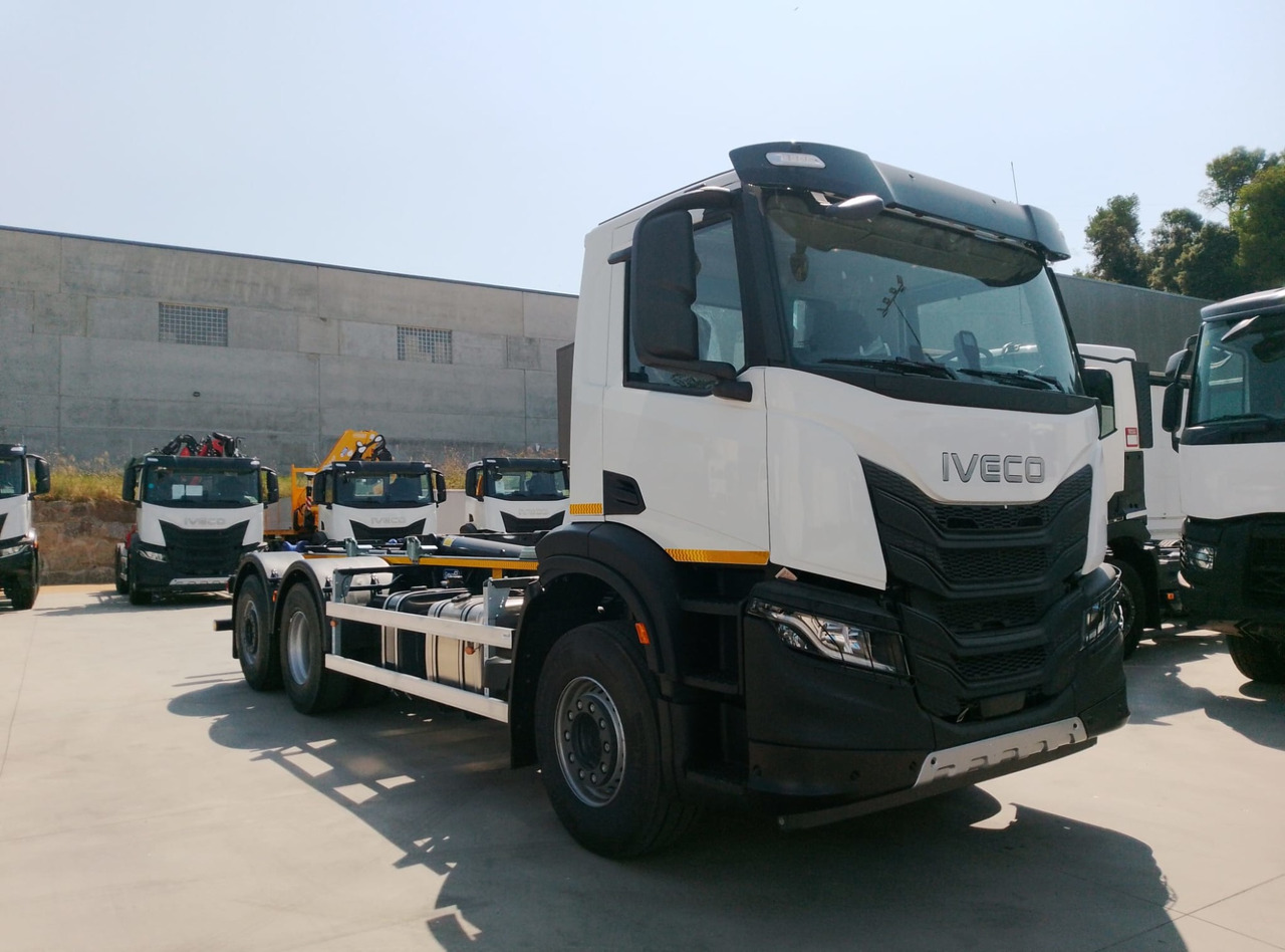 IVECO AD280X40 YPS ON X-WAY E6 (Hook Equipment) - Haakarmsysteem vrachtwagen: afbeelding 3 IVECO AD280X40 YPS ON X-WAY E6 (Hook Equipment) - Haakarmsysteem vrachtwagen: afbeelding 3