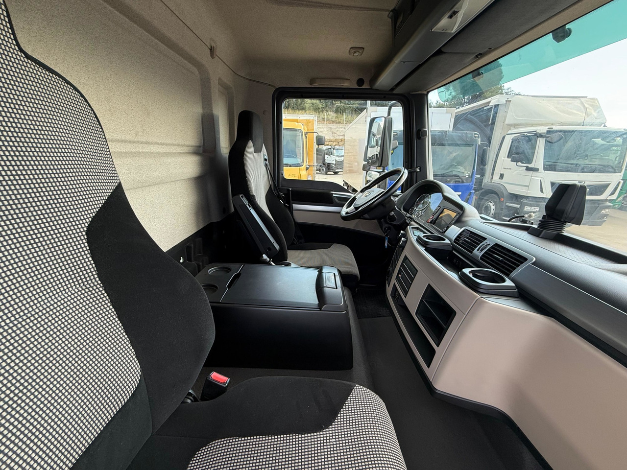 Bakwagen MAN 12.220 BL TGL E6 (Van): afbeelding 8 Bakwagen MAN 12.220 BL TGL E6 (Van): afbeelding 8