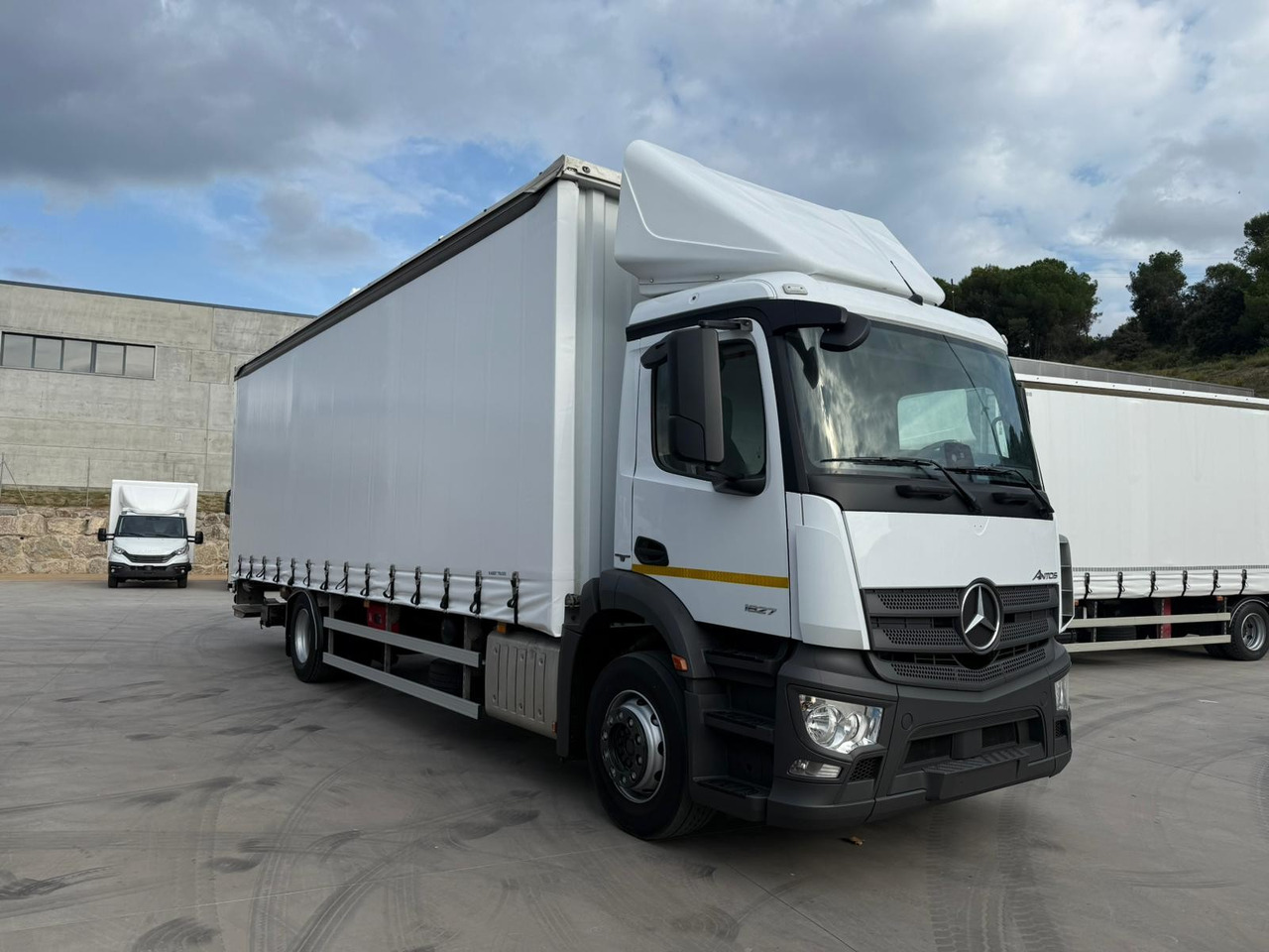 MERCEDES BENZ 18.27 Antos E6 (Tauliner) - Schuifzeilen vrachtwagen: afbeelding 2 MERCEDES BENZ 18.27 Antos E6 (Tauliner) - Schuifzeilen vrachtwagen: afbeelding 2