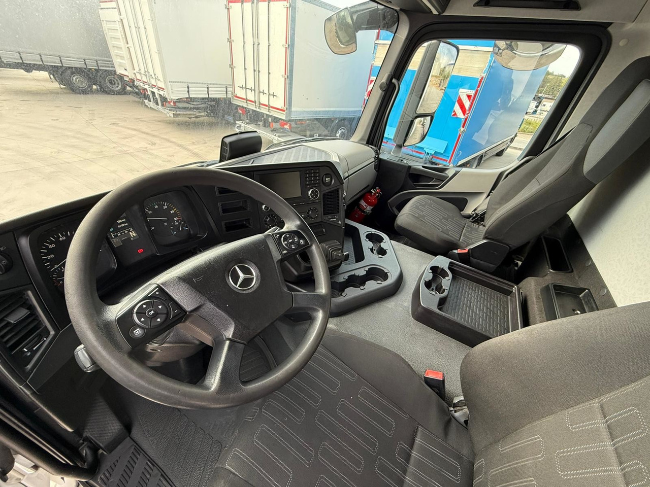 MERCEDES BENZ 18.27 Antos E6 (Tauliner) - Schuifzeilen vrachtwagen: afbeelding 5 MERCEDES BENZ 18.27 Antos E6 (Tauliner) - Schuifzeilen vrachtwagen: afbeelding 5