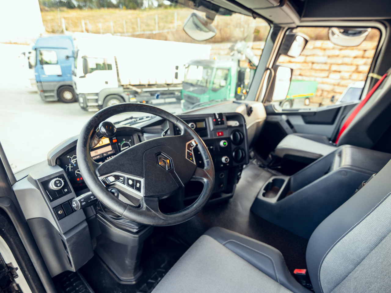 RENAULT C460 E6 (Chassis) - Chassis vrachtwagen: afbeelding 5 RENAULT C460 E6 (Chassis) - Chassis vrachtwagen: afbeelding 5