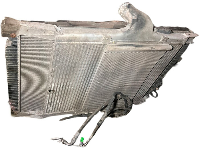 Iveco S-WAY - Radiateur: afbeelding 2 Iveco S-WAY - Radiateur: afbeelding 2