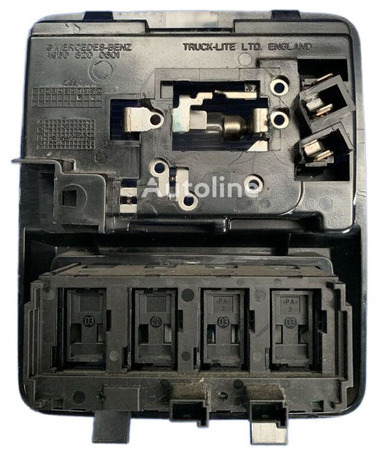 Mercedes-Benz ACTROS MP4 Euro 6 A9608200601 TRUCK-LITE cabin light - Lichten/ Verlichting: afbeelding 2 Mercedes-Benz ACTROS MP4 Euro 6 A9608200601 TRUCK-LITE cabin light - Lichten/ Verlichting: afbeelding 2