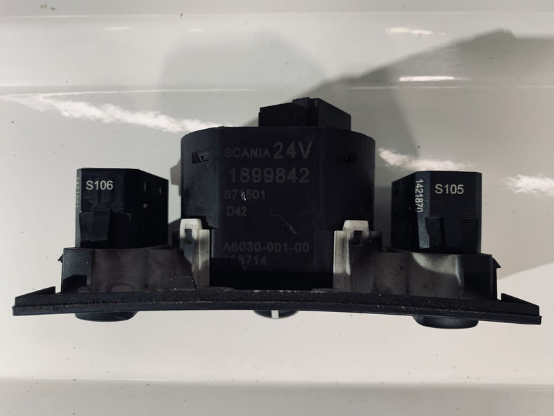 Scania 124 - Instrumentenpaneel: afbeelding 3 Scania 124 - Instrumentenpaneel: afbeelding 3