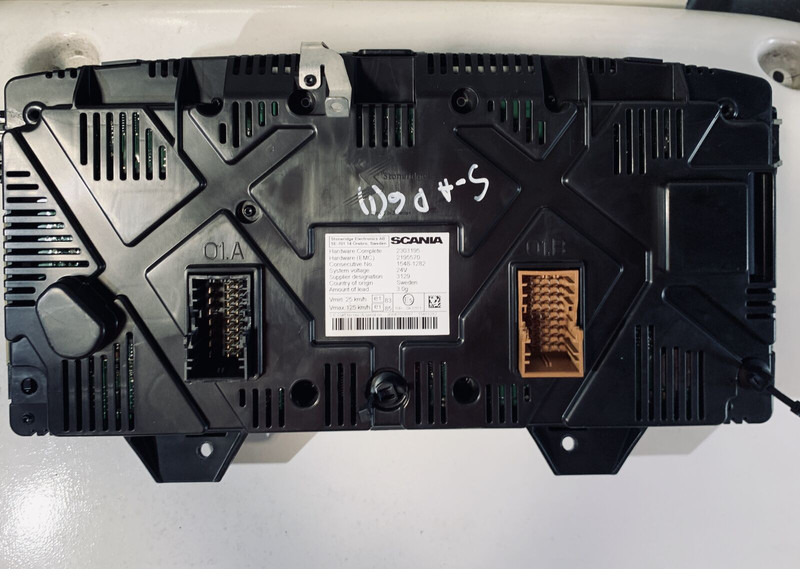 Scania P250 - Instrumentenpaneel: afbeelding 2 Scania P250 - Instrumentenpaneel: afbeelding 2