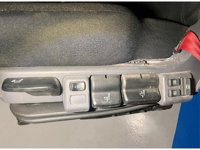 Scania driver (left side) euro 6 - Zitplaats: afbeelding 2 Scania driver (left side) euro 6 - Zitplaats: afbeelding 2