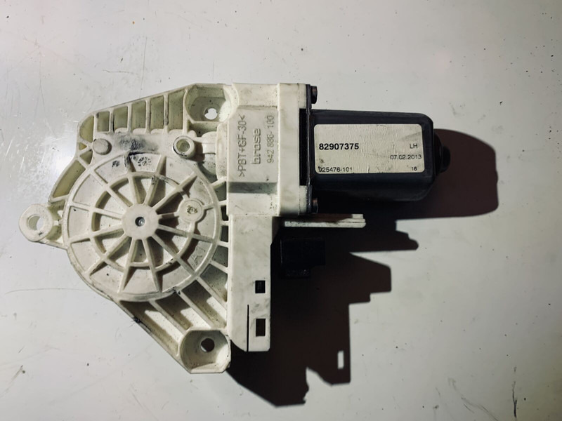 Volvo FH 4 - Elektrische ramen: afbeelding 1 Volvo FH 4 - Elektrische ramen: afbeelding 1