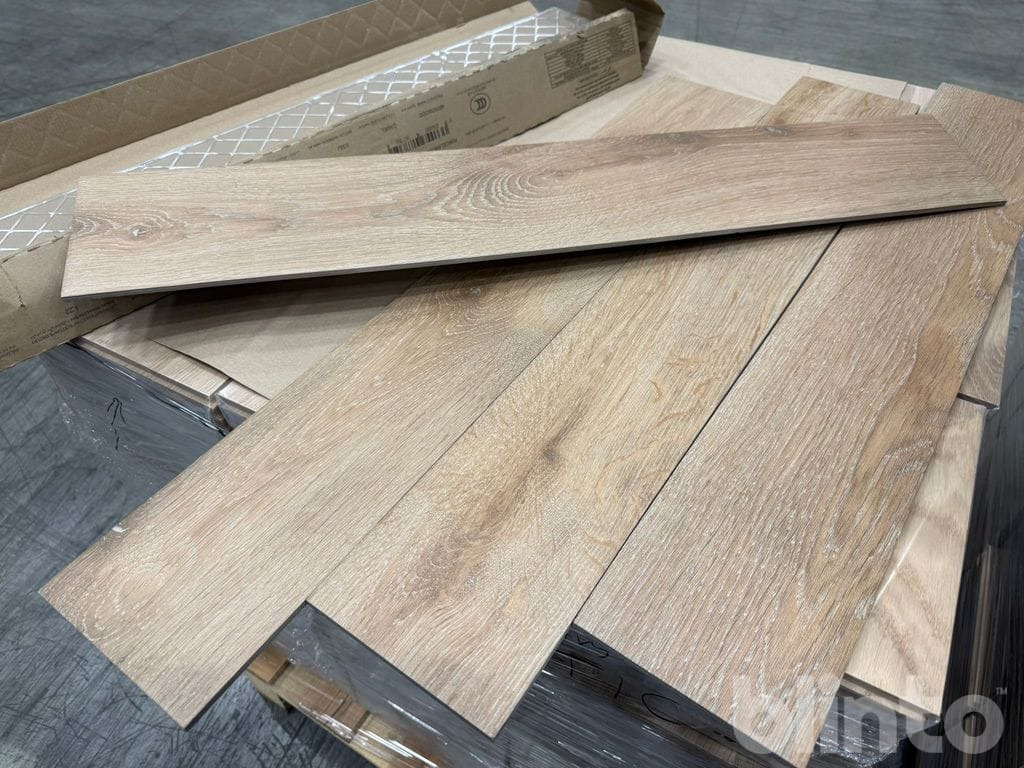 116 m2 - 150x900 mm - Gereedschap/ Toebehoor: afbeelding 1 116 m2 - 150x900 mm - Gereedschap/ Toebehoor: afbeelding 1