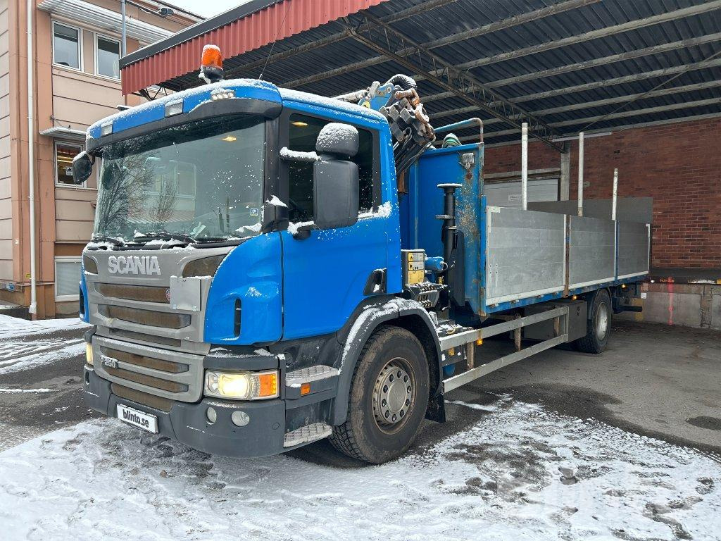 Brädgårdsbil / SCANIA P250 - Vrachtwagen met open laadbak, Kraanwagen: afbeelding 1 Brädgårdsbil / SCANIA P250 - Vrachtwagen met open laadbak, Kraanwagen: afbeelding 1