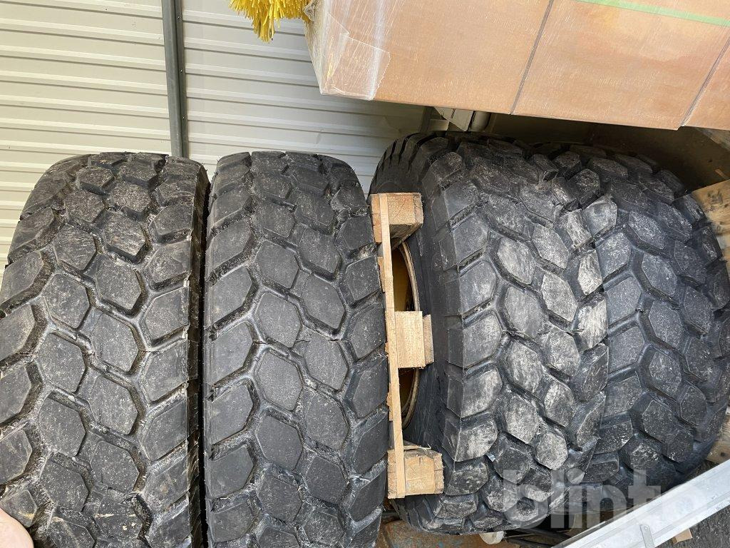 Bridgestone 17,5 R25 - Banden en velgen: afbeelding 1 Bridgestone 17,5 R25 - Banden en velgen: afbeelding 1