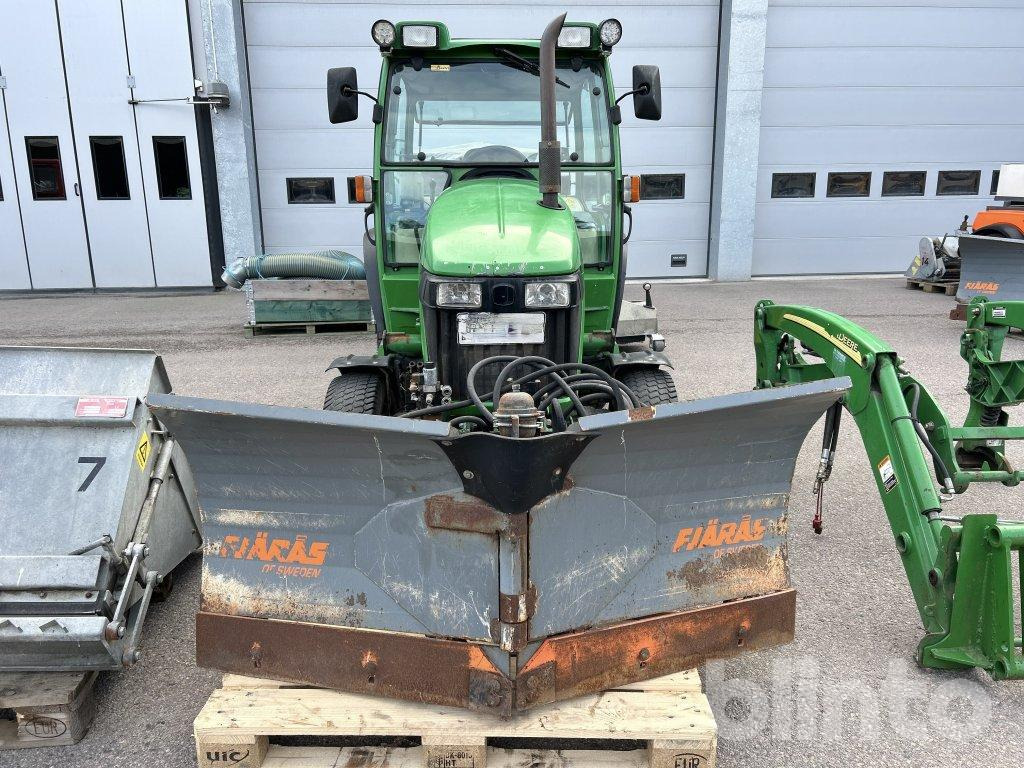 JOHN DEERE 3520 - Tractor: afbeelding 2 JOHN DEERE 3520 - Tractor: afbeelding 2