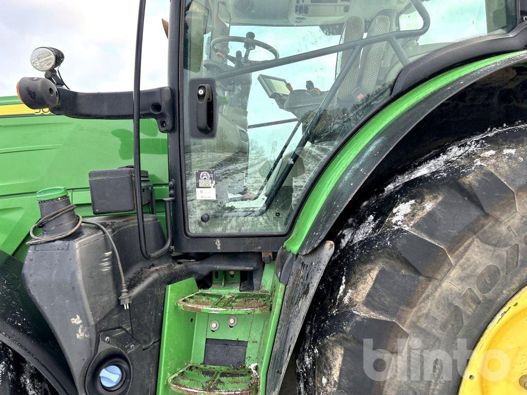 Tractor JOHN DEERE 6215R: afbeelding 11