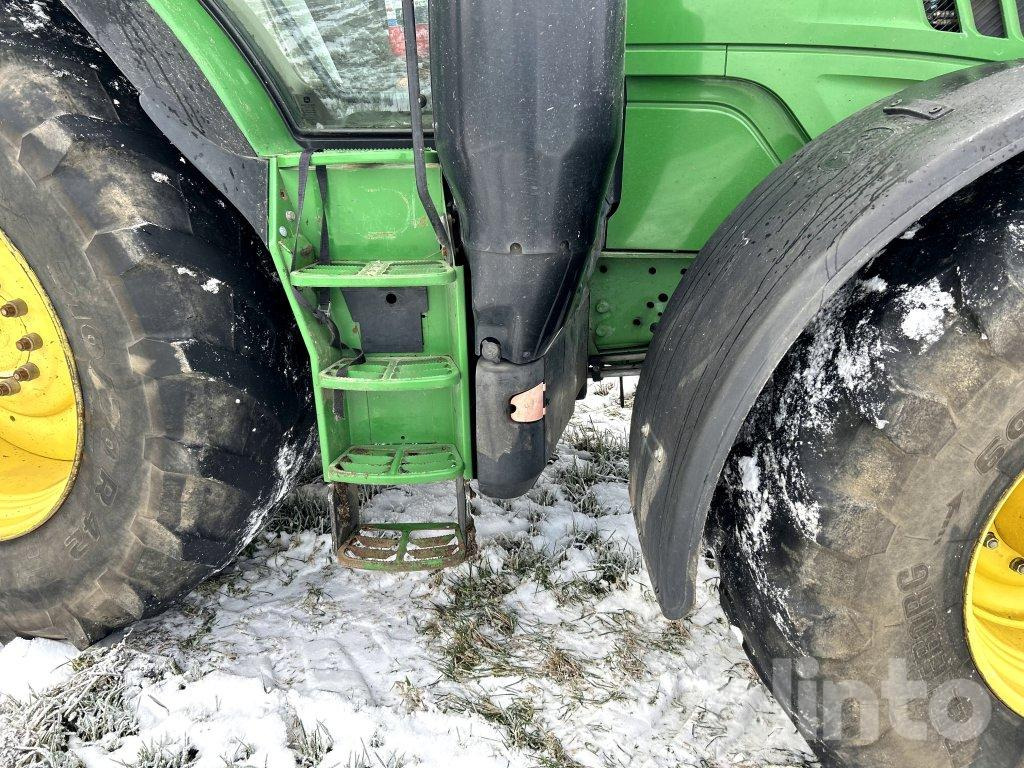 Tractor JOHN DEERE 6215R: afbeelding 43