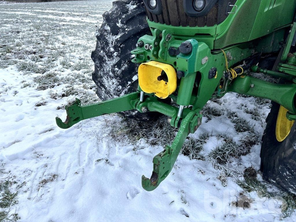 Tractor JOHN DEERE 6215R: afbeelding 25