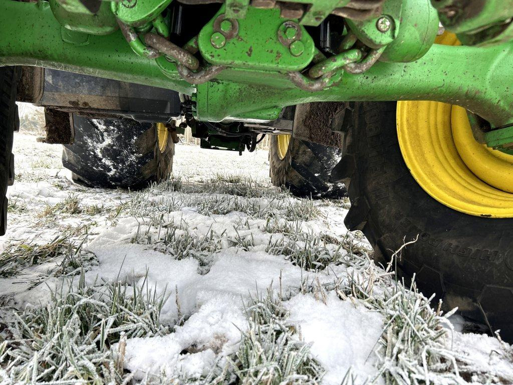 Tractor JOHN DEERE 6215R: afbeelding 33