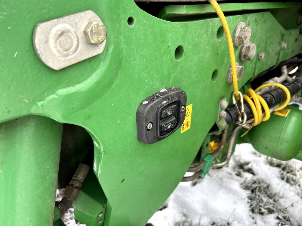 Tractor JOHN DEERE 6215R: afbeelding 32