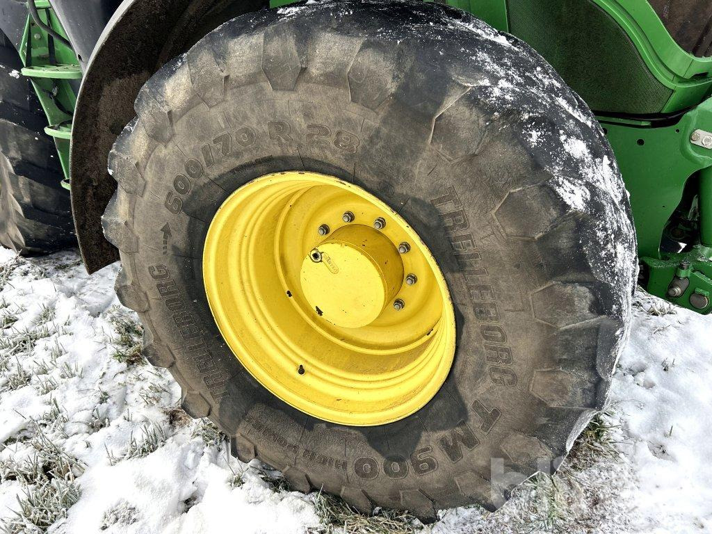 Tractor JOHN DEERE 6215R: afbeelding 41