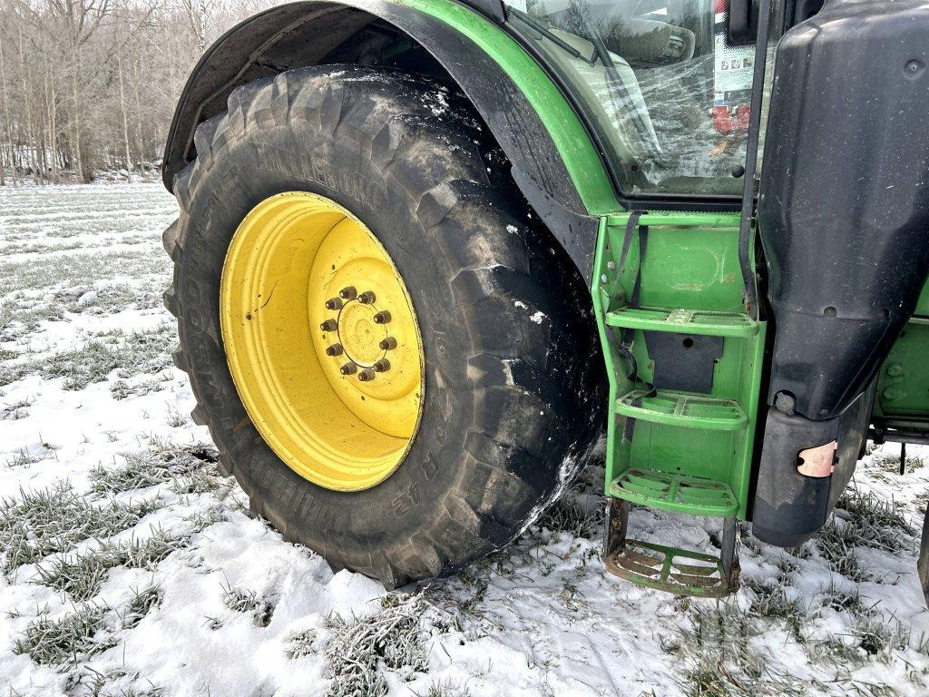 Tractor JOHN DEERE 6215R: afbeelding 46