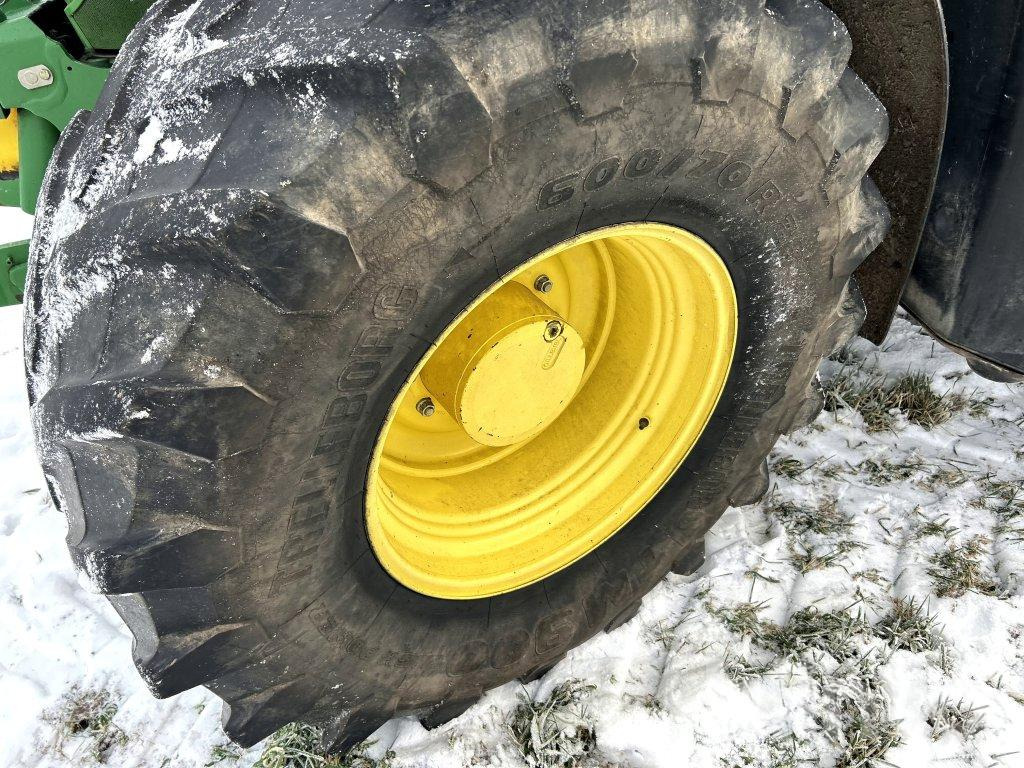 Tractor JOHN DEERE 6215R: afbeelding 24