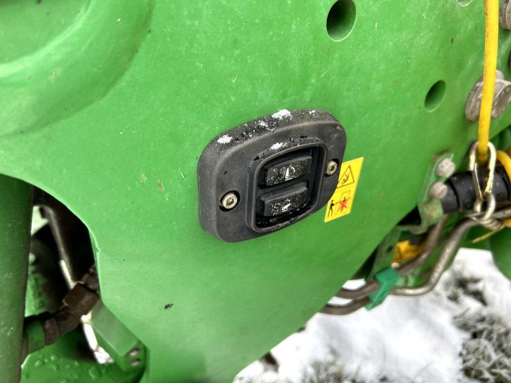 Tractor JOHN DEERE 6215R: afbeelding 28