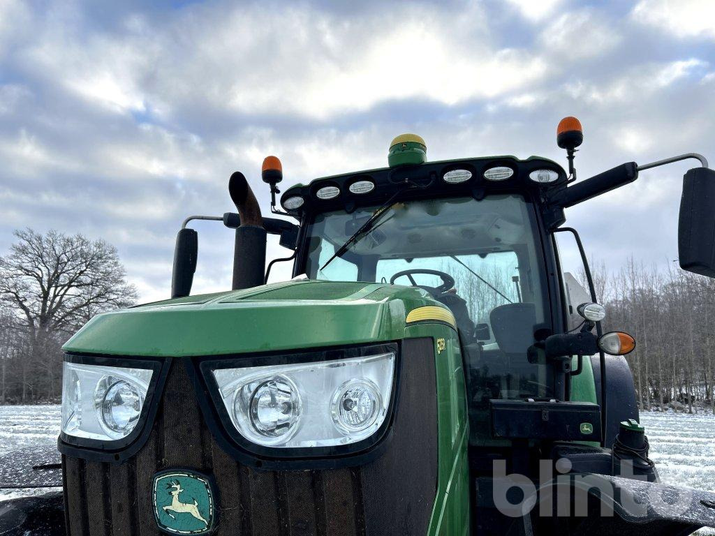 Tractor JOHN DEERE 6215R: afbeelding 31