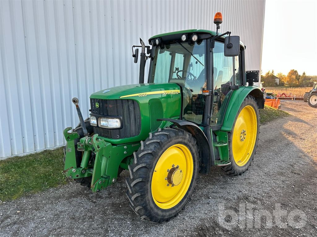 John Deere 6320 (2004) - Tractor: afbeelding 1 John Deere 6320 (2004) - Tractor: afbeelding 1