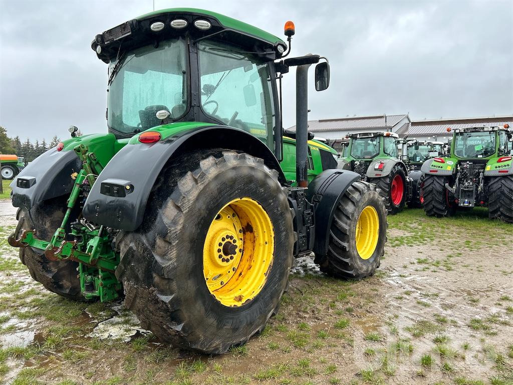 John Deere 7230 R (2015) - Tractor: afbeelding 4 John Deere 7230 R (2015) - Tractor: afbeelding 4
