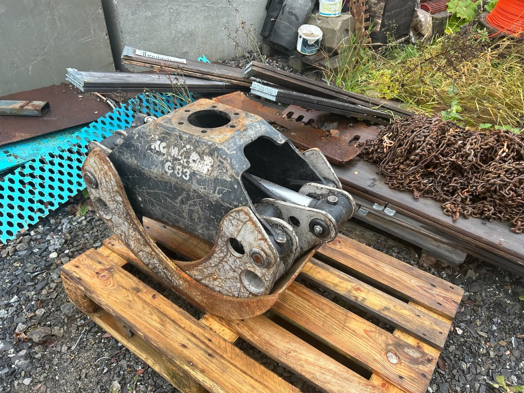 Komatsu g83 - Klemme voor Bosbouwmachine: afbeelding 1 Komatsu g83 - Klemme voor Bosbouwmachine: afbeelding 1
