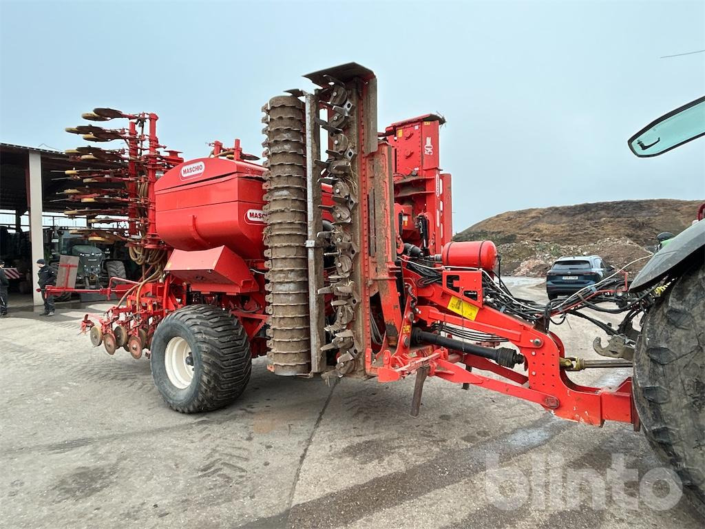 Kreiselegge + pneumatische Säeinheit Maschio Gaspardo (2014 und 2013) - Zaaicombinatie: afbeelding 4 Kreiselegge + pneumatische Säeinheit Maschio Gaspardo (2014 und 2013) - Zaaicombinatie: afbeelding 4