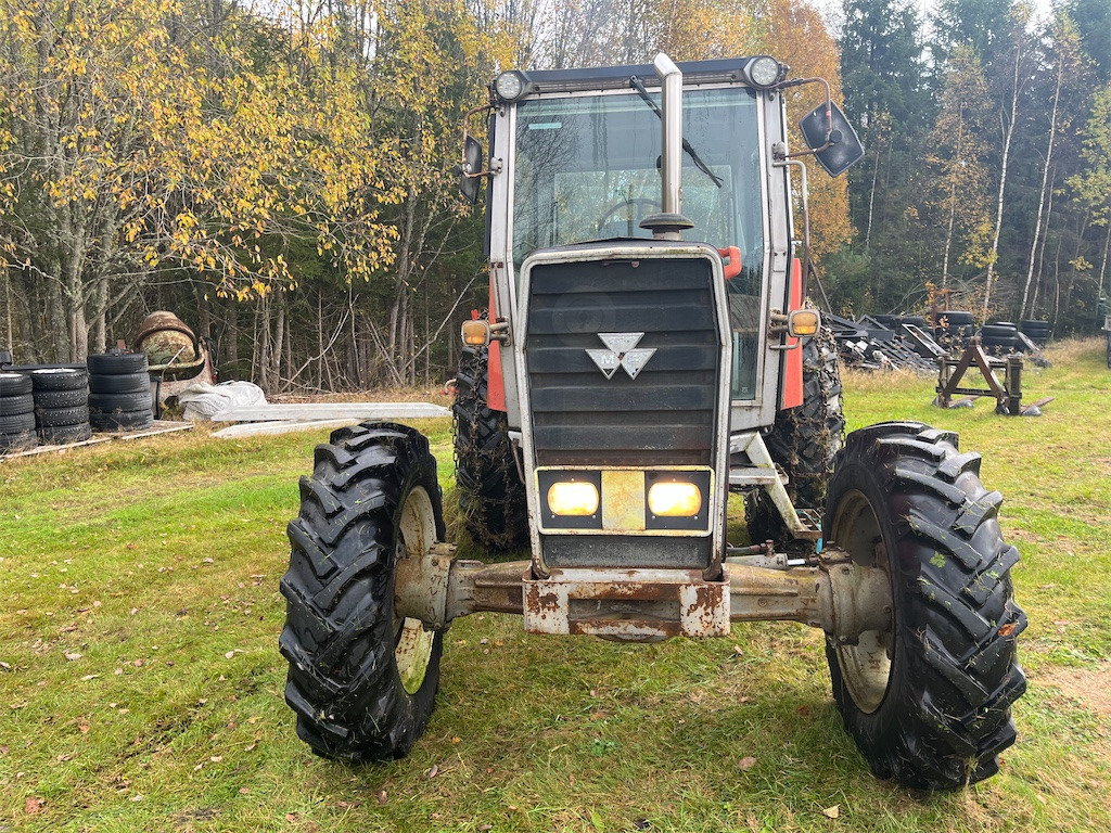 Massey Ferguson 2640 - Tractor: afbeelding 2 Massey Ferguson 2640 - Tractor: afbeelding 2