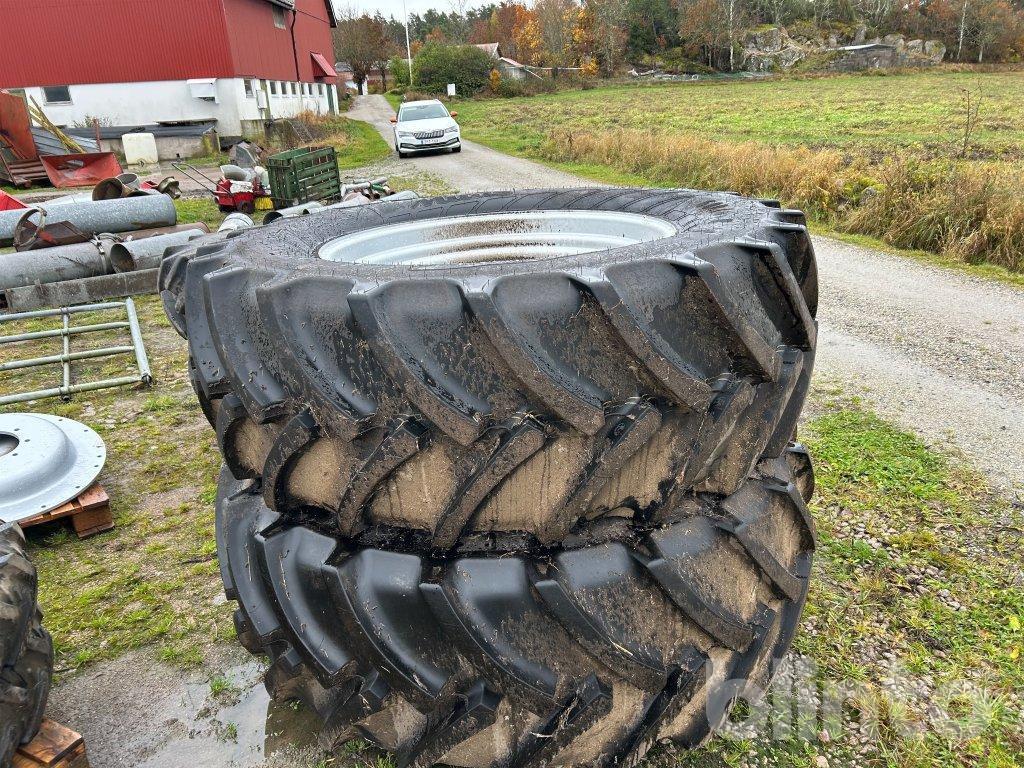 Mitas 600/65 R38 - Complete wiel voor Tractor: afbeelding 2 Mitas 600/65 R38 - Complete wiel voor Tractor: afbeelding 2