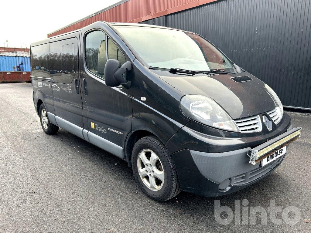 RENAULT JL TRAFIC PASSANGER - Minibus, Personenvervoer: afbeelding 3 RENAULT JL TRAFIC PASSANGER - Minibus, Personenvervoer: afbeelding 3