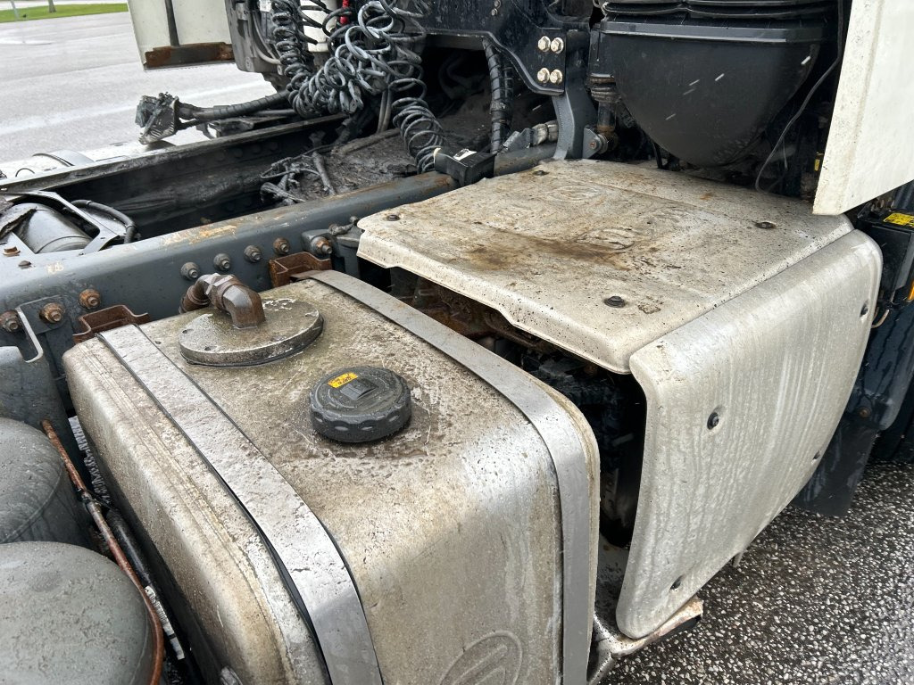 Trekker DAF FTS XF480z: afbeelding 27