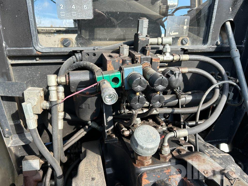 Tractor VALMET 705: afbeelding 12 Tractor VALMET 705: afbeelding 12
