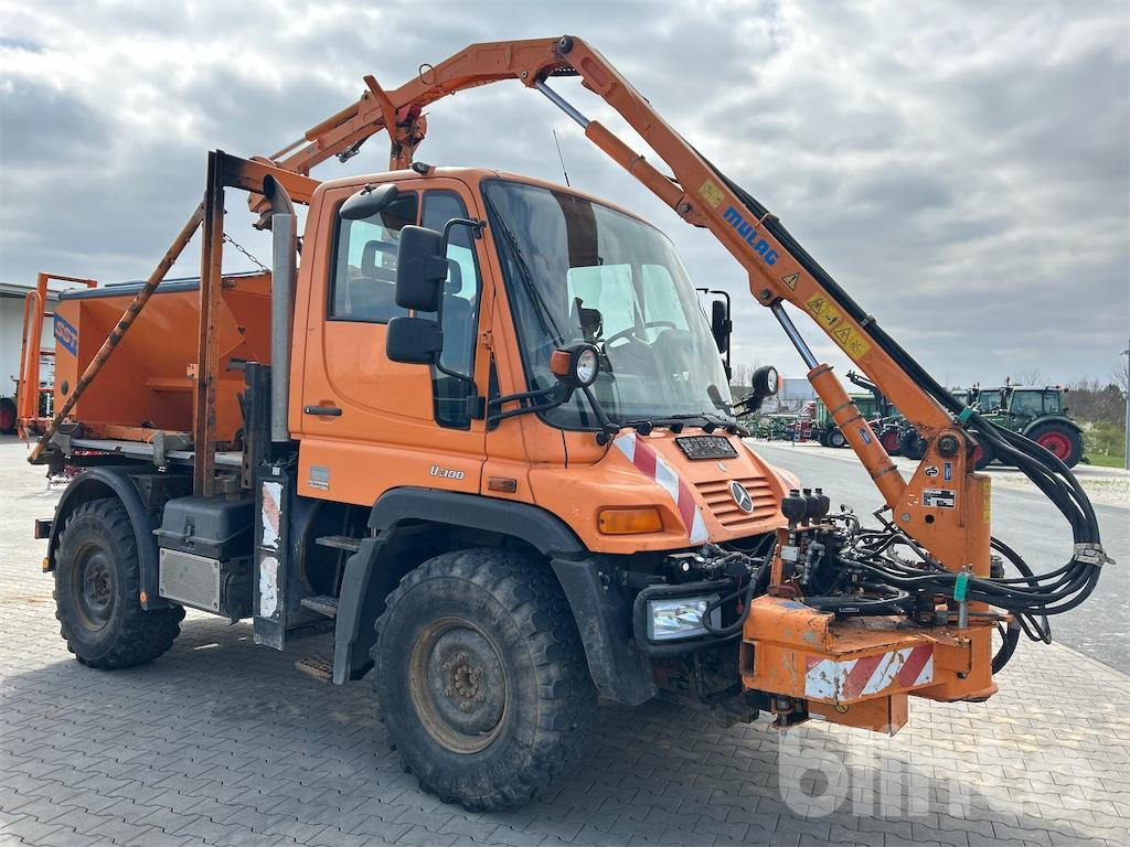 Unimog U 300 mit MULAG Ausleger 2010 - Vrachtwagen: afbeelding 2 Unimog U 300 mit MULAG Ausleger 2010 - Vrachtwagen: afbeelding 2