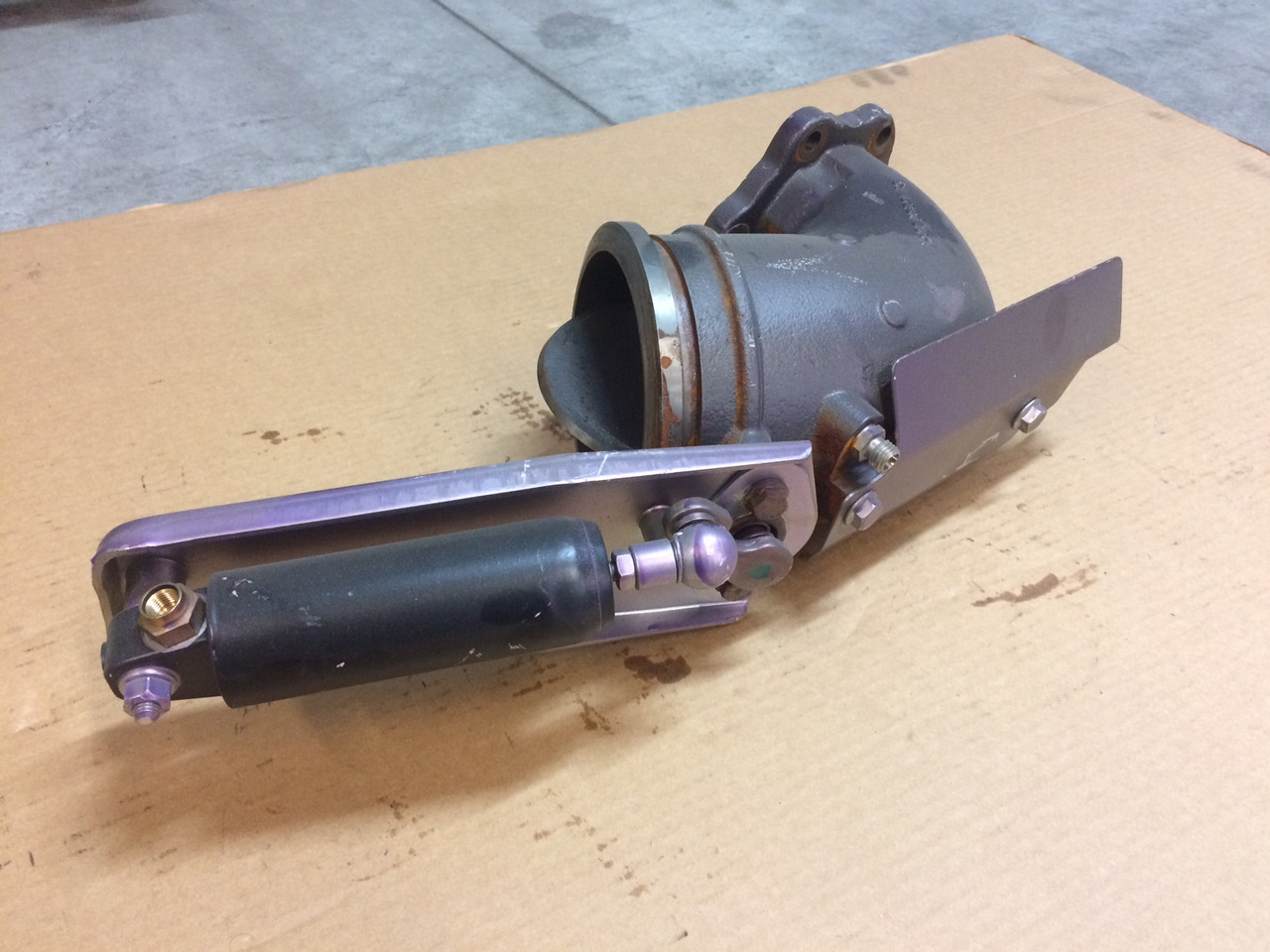 FRENO MOTORE ASSEMBLAGGIO MAN 51152016184 - Motor en onderdelen voor Vrachtwagen: afbeelding 2 FRENO MOTORE ASSEMBLAGGIO MAN 51152016184 - Motor en onderdelen voor Vrachtwagen: afbeelding 2