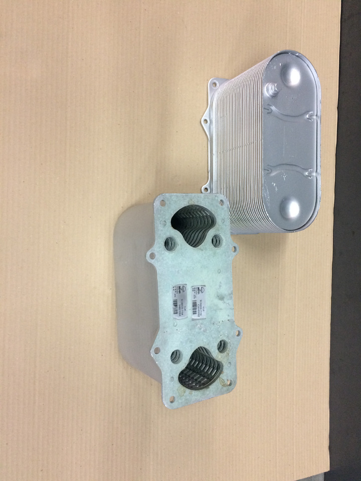 RADIATORE ARIA COMBURENTE - MOTORI MAN D2066 - D2676 - EURO 6 - Koelsysteem voor Vrachtwagen: afbeelding 1 RADIATORE ARIA COMBURENTE - MOTORI MAN D2066 - D2676 - EURO 6 - Koelsysteem voor Vrachtwagen: afbeelding 1