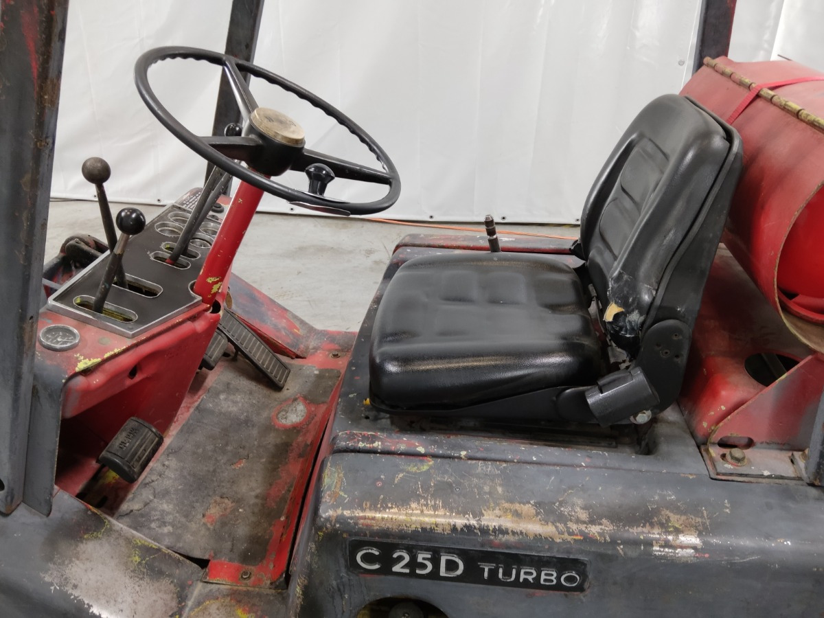 Clark 25D - Diesel heftruck: afbeelding 3 Clark 25D - Diesel heftruck: afbeelding 3