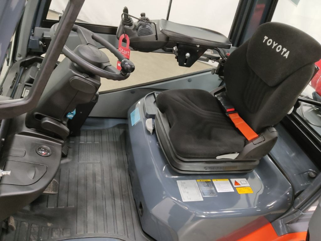 Toyota 02-8FGF30 - Heftruck: afbeelding 3 Toyota 02-8FGF30 - Heftruck: afbeelding 3