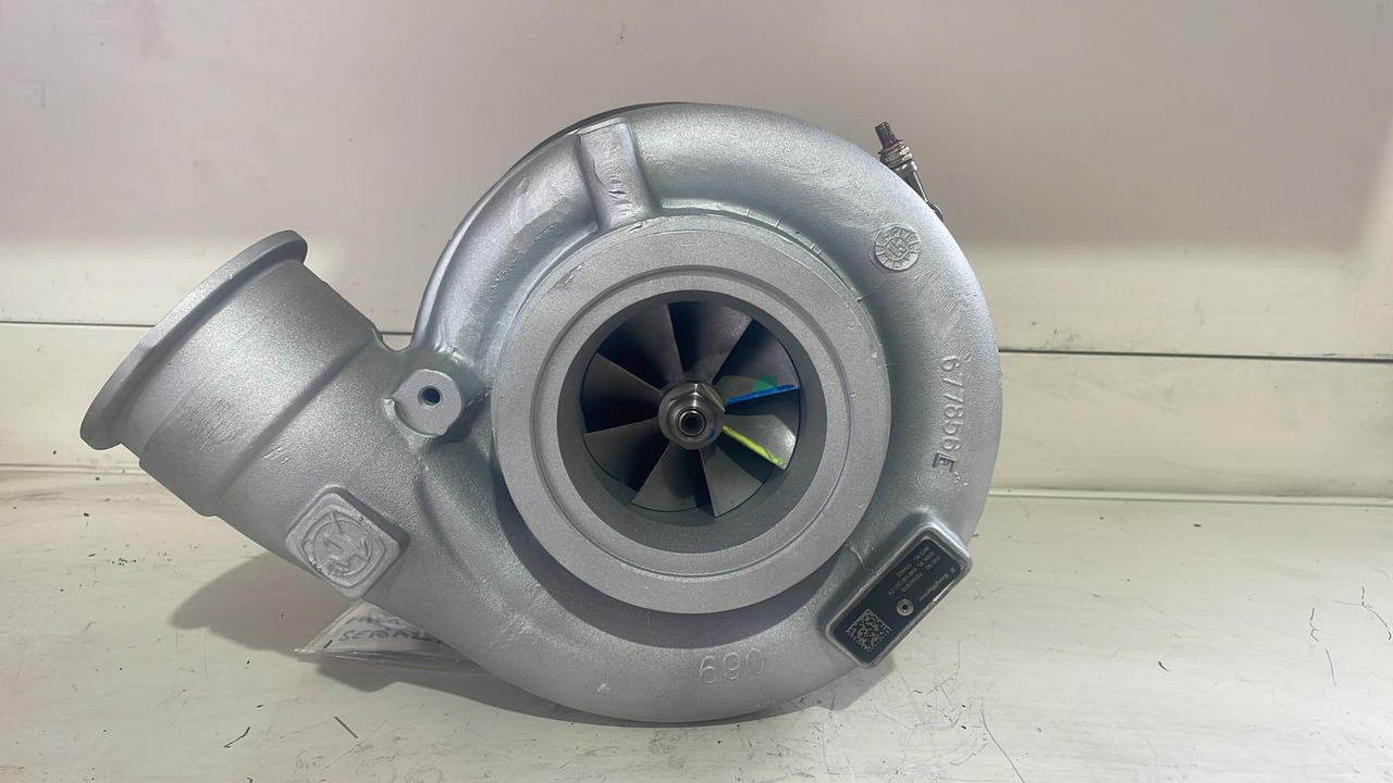 BorgWarner RE547978 - Turbolader voor Tractor: afbeelding 1 BorgWarner RE547978 - Turbolader voor Tractor: afbeelding 1