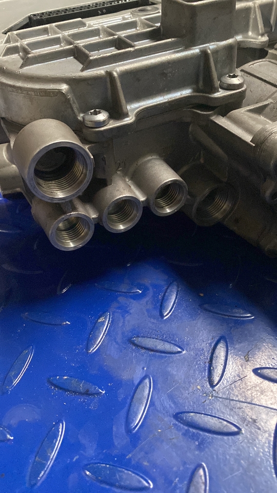 Ecu for Wabco Gear Shift Selectror 4463530041 A0104461309 - Versnellingsbak en onderdelen voor Vrachtwagen: afbeelding 4 Ecu for Wabco Gear Shift Selectror 4463530041 A0104461309 - Versnellingsbak en onderdelen voor Vrachtwagen: afbeelding 4